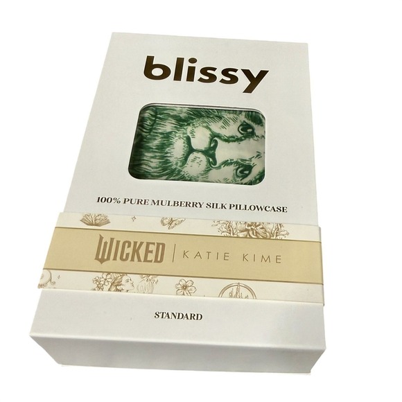 Blissy x Wicked 100% Mulberry Silk Pillowcase Limited Edition Green Standard - Picture 2 of 6